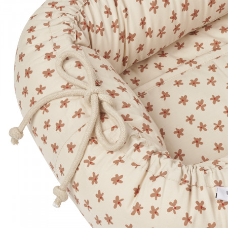 Liewood Babynest / Babytrage Gro in Floral Sea Shell
