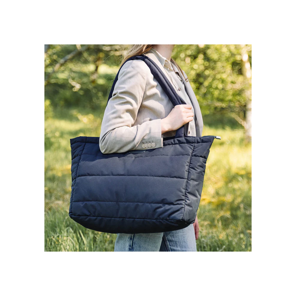 done by deer gesteppte Wickeltasche Tote Bag Schwarz